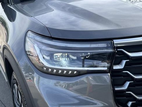 Used 2025 Ford Explorer Platinum w/ LUX Leather Package image 7