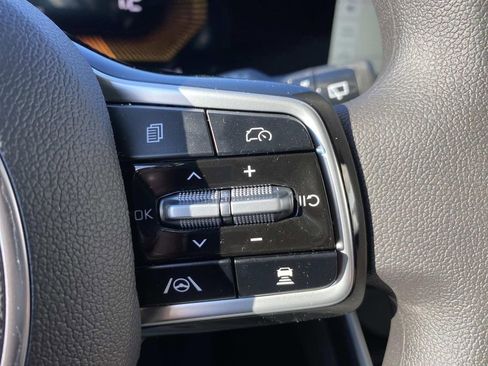 New 2026 Kia Carnival LX image 15