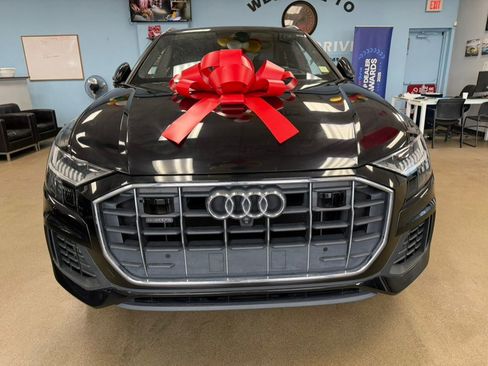 Used 2019 Audi Q8 Prestige w/ Luxury Package image 4