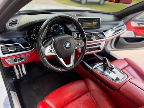 Used 2017 BMW 750i RWD image 9