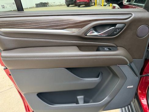 Used 2024 GMC Yukon XL Denali w/ Denali Reserve Package image 30