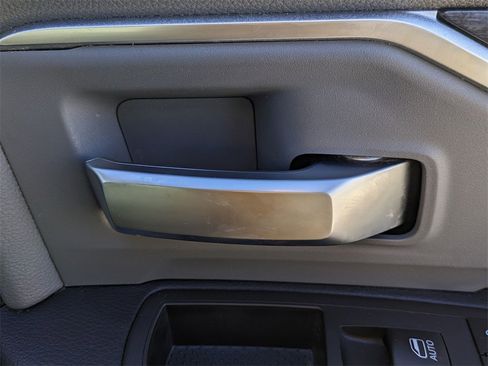 Used 2019 RAM 2500 Big Horn image 32