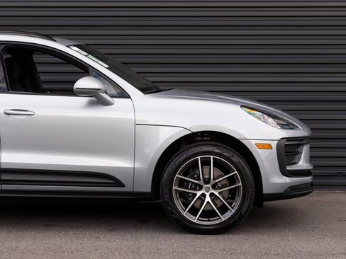 Certified 2026 Porsche Macan image 9