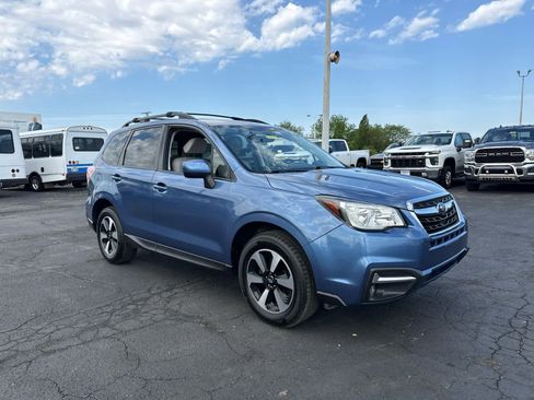 Used 2017 Subaru Forester 2.5i Premium AWD/4WD image 7