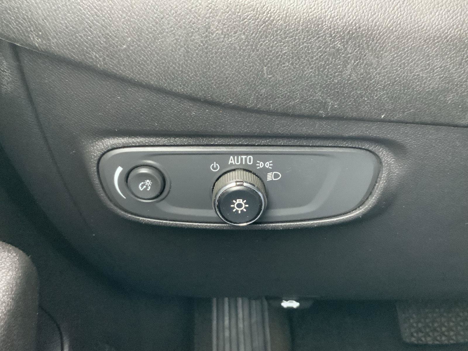 Used 2024 Chevrolet Equinox LT FWD image 28