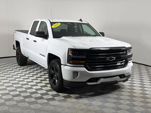 Used 2019 Chevrolet Silverado 1500 LT w/ All Star Edition AWD/4WD image 3