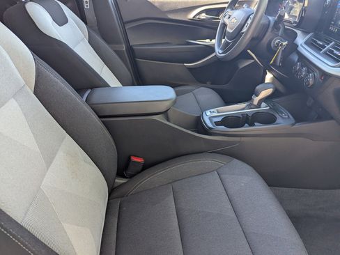 Used 2024 Chevrolet Trax LS image 9