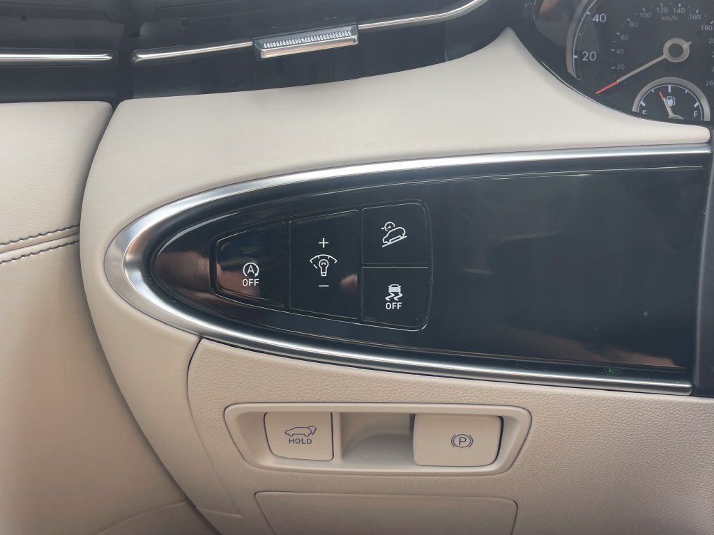 Used 2025 Genesis GV70 2.5T AWD/4WD image 14