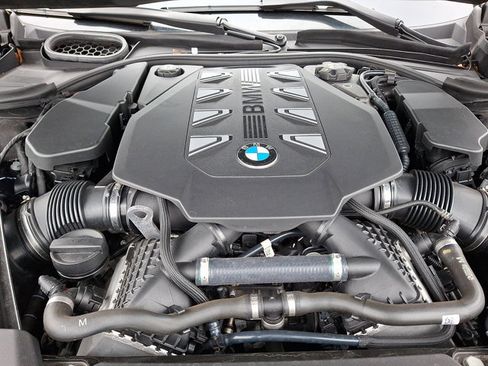 Certified 2023 BMW 760i xDrive AWD/4WD image 29