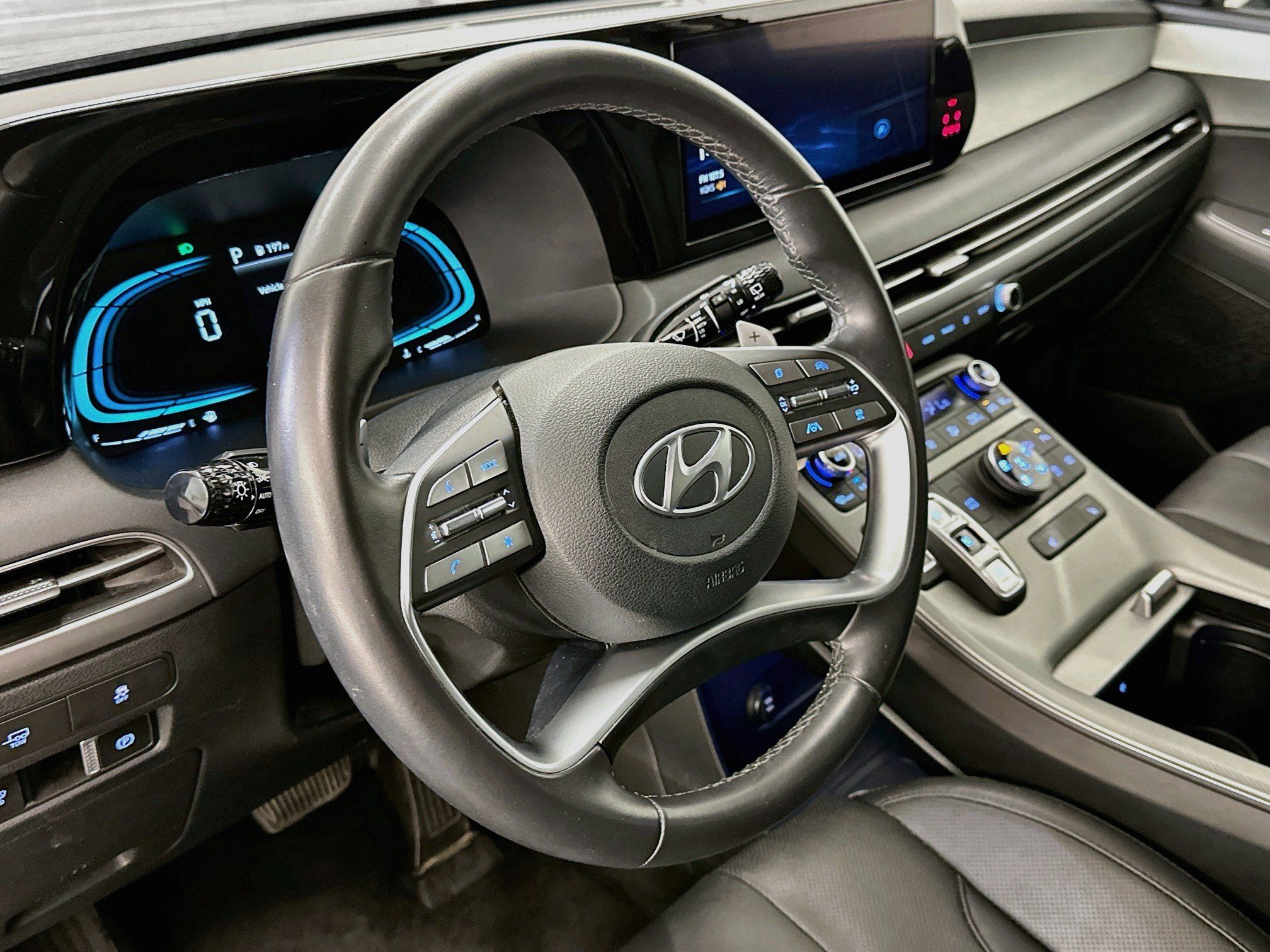 Used 2025 Hyundai Palisade SEL AWD/4WD image 18