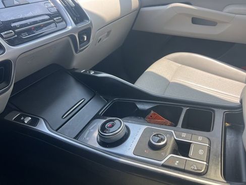 Used 2022 Kia Sorento EX w/ Panoramic Sunroof Package image 37