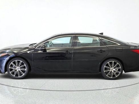 Used 2019 Toyota Avalon Touring w/ Advanced Safety Package FWD image 5