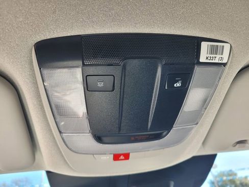 Used 2025 Kia Niro EX image 21