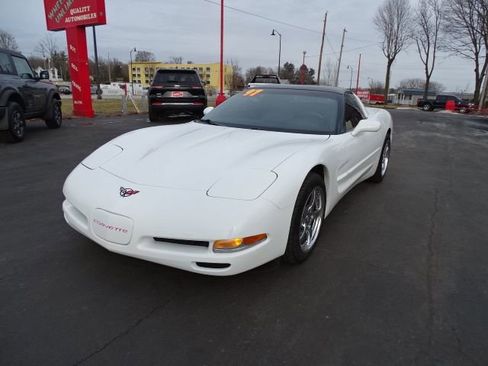 Used 1997 Chevrolet Corvette Coupe image 2