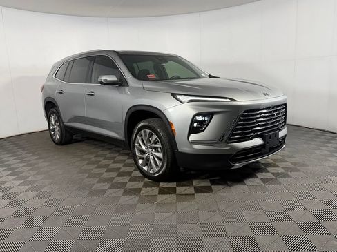 Used 2026 Buick Enclave Preferred FWD image 4