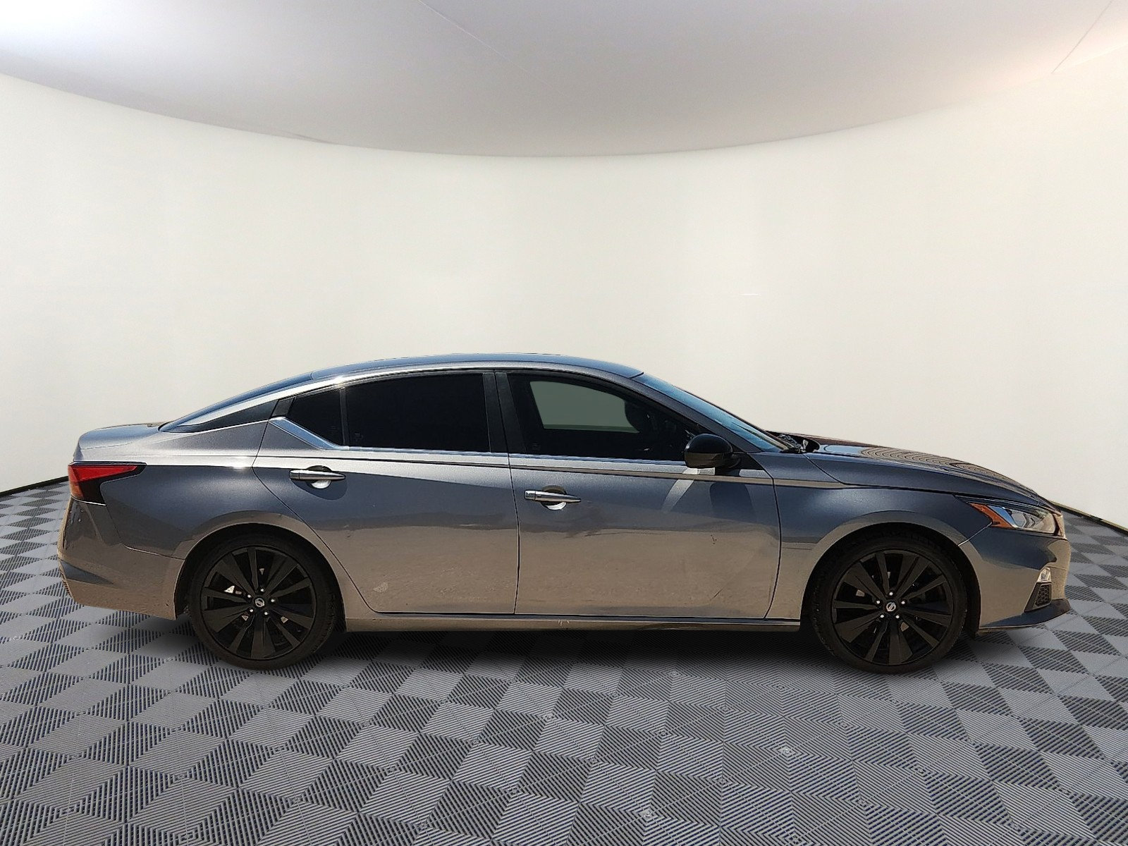 Used 2022 Nissan Altima 2.5 SR FWD image 5