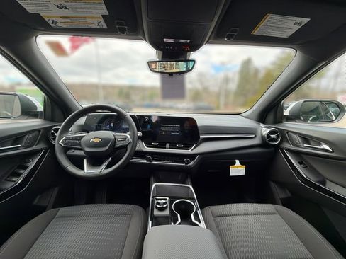 New 2026 Chevrolet Equinox LT w/ Safety and Technology Package FWD image 26