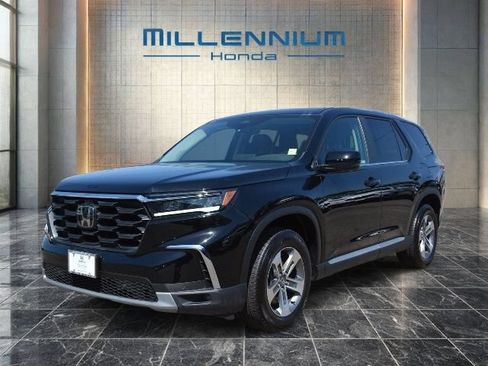 Used 2025 Honda Pilot EX-L image 1