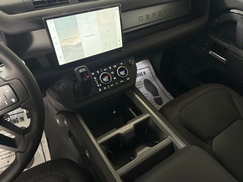New 2025 Land Rover Defender 110 V8 image 40