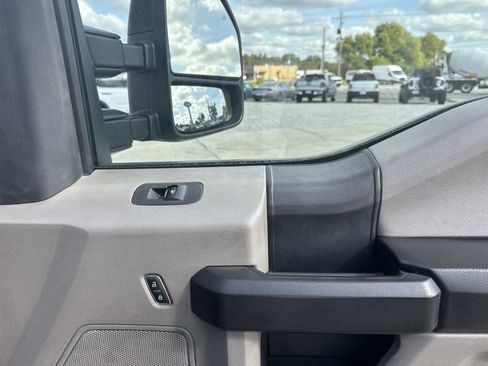 Used 2018 Ford F250 XL w/ Power Equipment Group image 14