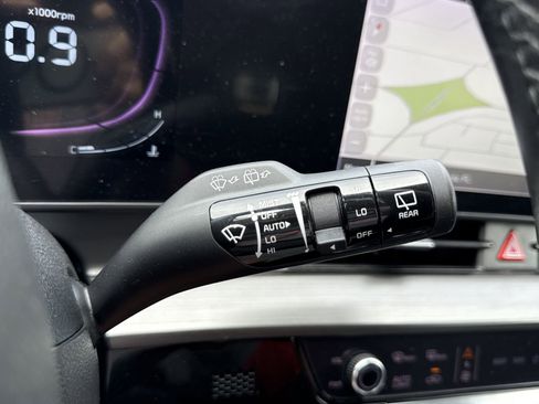 Used 2024 Kia Sportage EX image 23