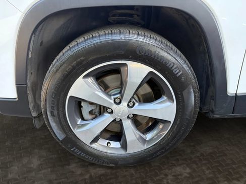 Used 2019 Jeep Cherokee Limited AWD/4WD image 37