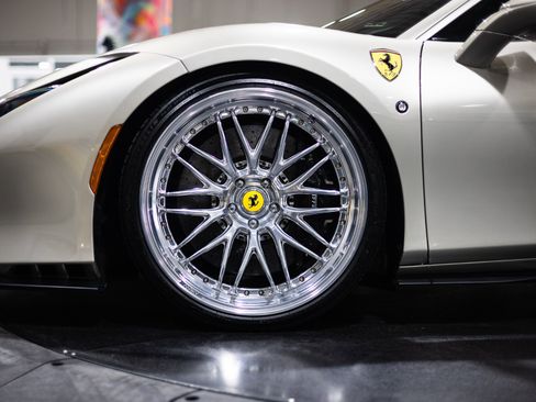 Used 2021 Ferrari F8 Tributo image 20