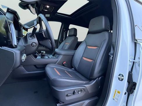 Used 2024 GMC Sierra 1500 AT4 w/ Technology Package AWD/4WD image 14