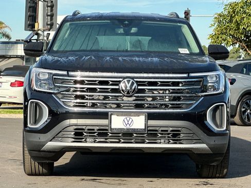 New 2026 Volkswagen Atlas SE FWD image 3