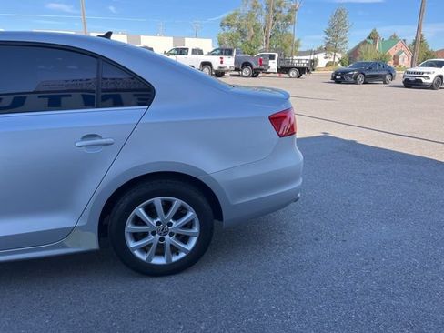 Used 2013 Volkswagen Jetta SE FWD image 15