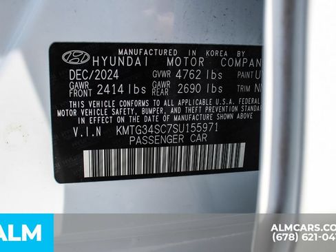 Used 2025 Genesis G70 2.5T RWD image 40