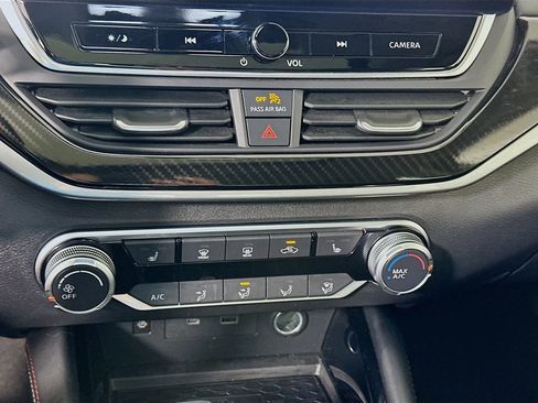 Used 2023 Nissan Altima 2.5 SR w/ SR Premium Package image 16