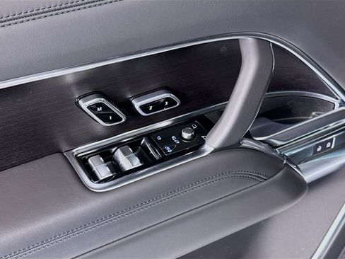 New 2026 Land Rover Range Rover SE image 25