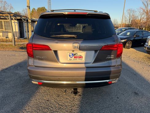 Used 2017 Honda Pilot Elite image 4
