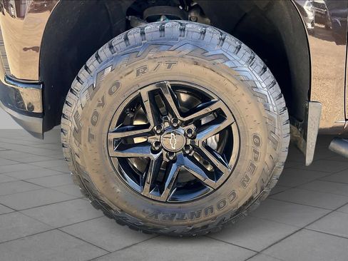 Used 2020 Chevrolet Silverado 1500 LT Trail Boss image 10