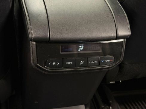 Used 2023 Toyota Highlander XSE AWD/4WD image 25
