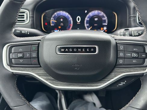 Used 2022 Jeep Wagoneer Series II image 14
