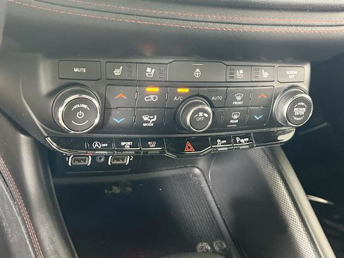 Used 2023 Dodge Durango GT AWD/4WD image 16