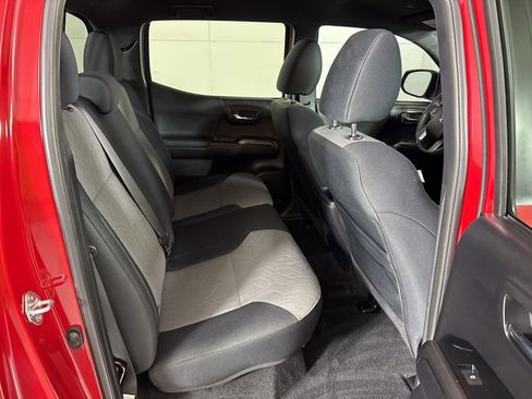 Used 2022 Toyota Tacoma TRD Off-Road w/ Technology Package image 22