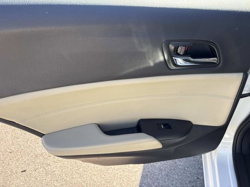 Used 2017 Acura ILX w/ Premium Package image 31