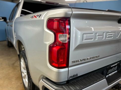 Used 2020 Chevrolet Silverado 1500 Custom w/ Custom Value Package image 9