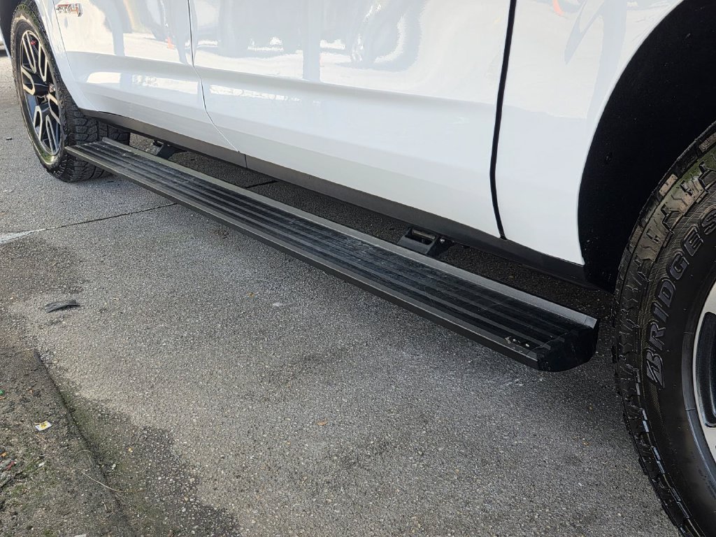 Used 2021 GMC Yukon XL AT4 w/ AT4 Premium Plus Package AWD/4WD image 29