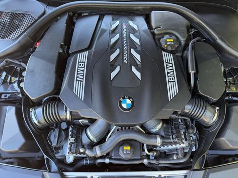 Used 2022 BMW M550i xDrive AWD/4WD image 23