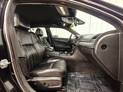 Used 2020 Chrysler 300 S AWD/4WD image 25