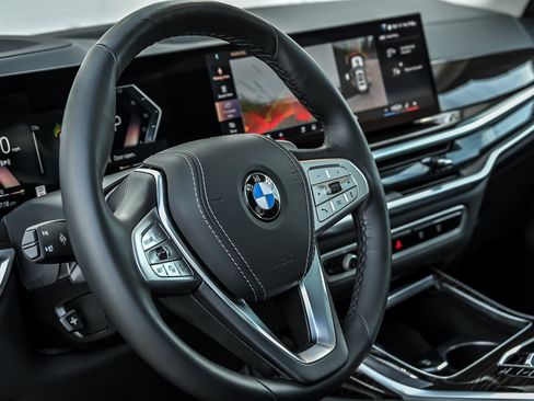Used 2026 BMW X7 xDrive40i w/ Dynamic Handling Package AWD/4WD image 27