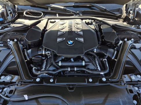 Certified 2024 BMW 760i xDrive image 12