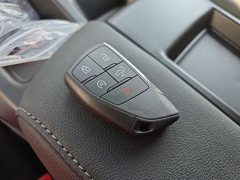 New 2026 GMC Sierra 1500 SLE image 32