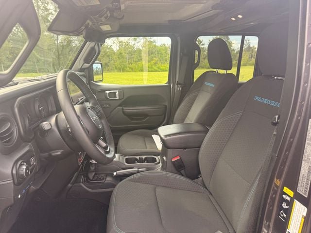 Used 2024 Jeep Wrangler Unlimited Rubicon 4xe AWD/4WD image 10