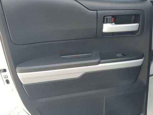 Used 2018 Toyota Tundra SR5 image 40