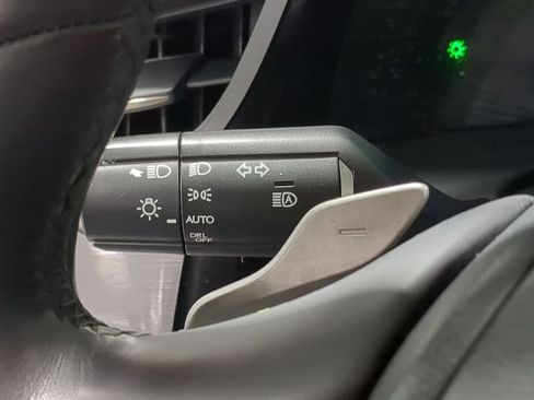 Used 2022 Lexus ES 300h w/ Premium Package image 33